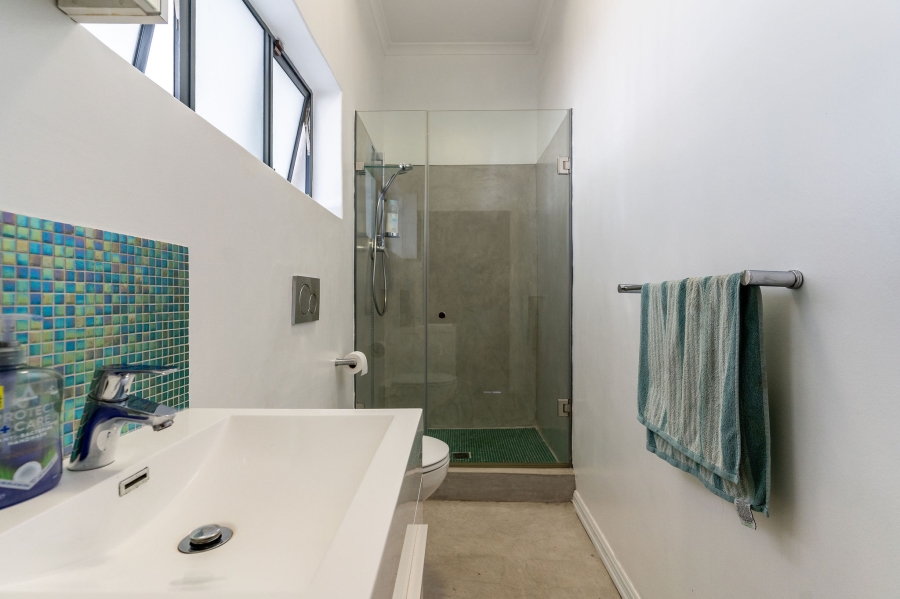 5 Bedroom Property for Sale in Fresnaye Western Cape